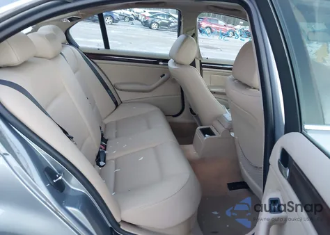 2005 BMW 330Xi из США, поврежденный, VIN WBAEW53425PN39151